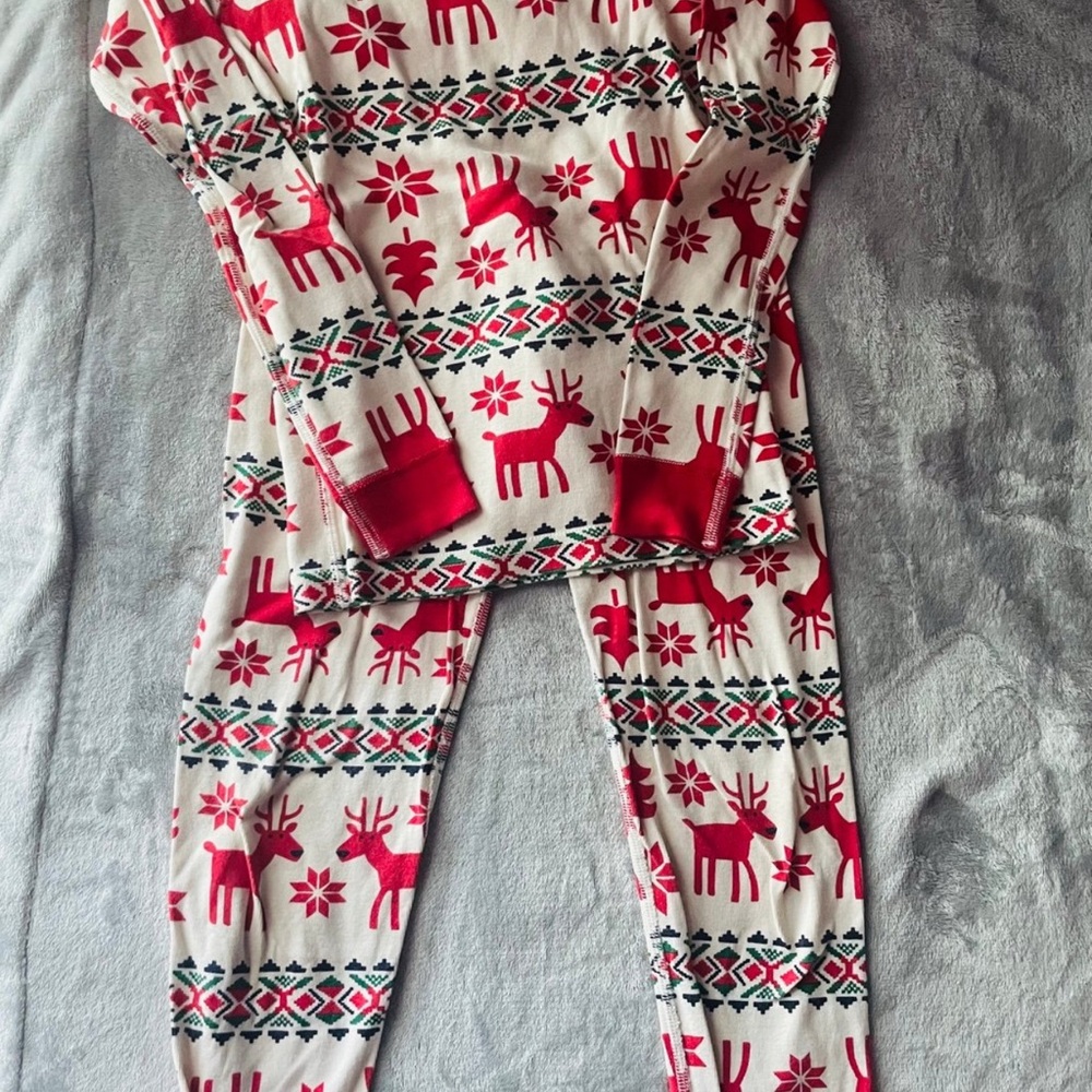 Hanna Andersson Red and Green Patterned Pajama Set
